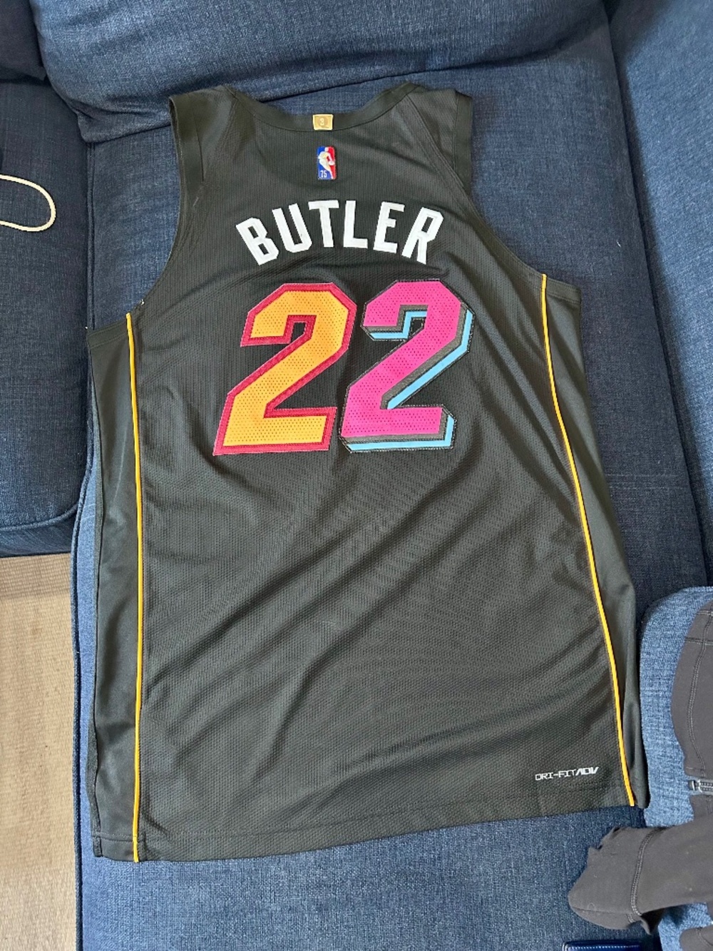 NIKE Nba Miami Heat City Edition Jimmy Butler 22 Dri-fit Swingman Jersey